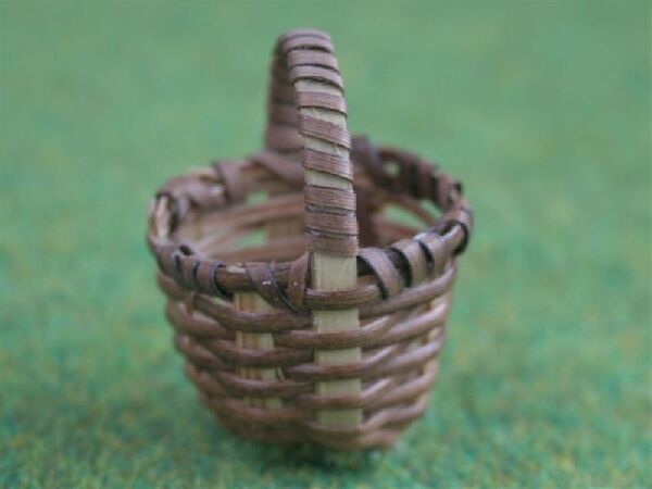 2 Tiny Basket, Dolls House Miniatures, Accessory, 1.12 Scale
