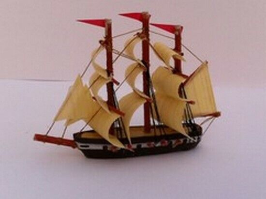 Model Ship 1 HMS Victory, Dolls House Miniature Ornamental Accessory