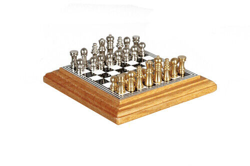 Oak Chess Board & Pieces, Dolls House Miniature 1.12 Scale Miniatures Chessboard