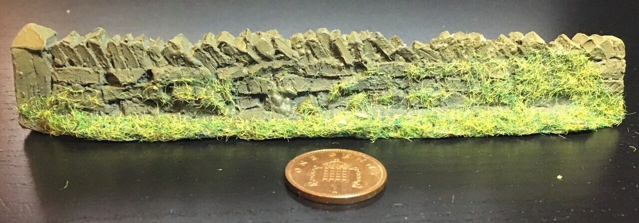 Brown Roadside Rough Wall Strip OO/HO Scale, Miniatures Railways, Dolls House