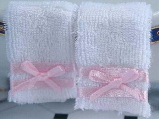 Two Towels Dolls House Miniatures, Bathroom Kitchen, Accessory 1,12 Scale
