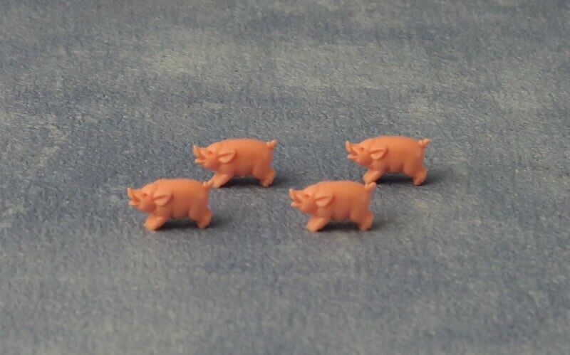 4 Toy Pigs, Dolls House Miniatures 15mm Long, Miniature Piggy. Piggies