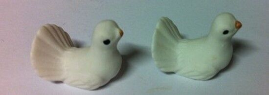 Pair of Doves, Dolls House Miniatures, Birds Outdoor Animals 1/12 Scale