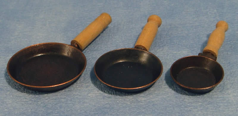 Dolls House Miniature Frying Pans With Wooden Handles Set Of Three, 1.12 Scale