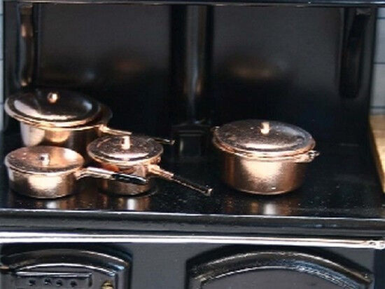 Pan Set Copper, Dolls House Miniatures Kitchen Accessory, 1:12th Scale pots pan