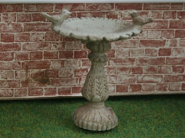 Bird Bath, Dolls House Miniature, Garden Accessory