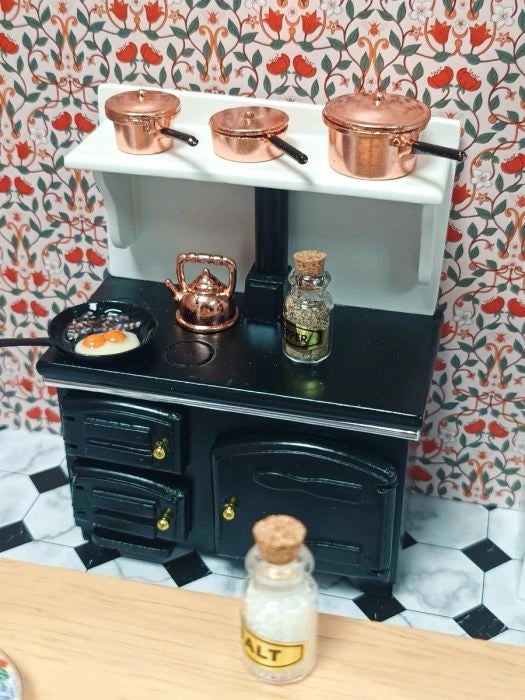 Copper Kettle, Dolls House Miniature Kitchen Accessory. 1.12 Scale