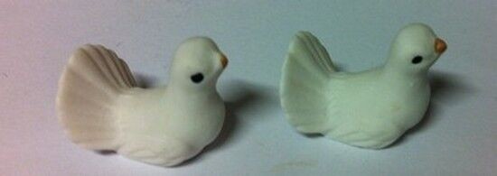 Pair of Doves, Dolls House Miniatures, Birds Outdoor Animals 1/12 Scale