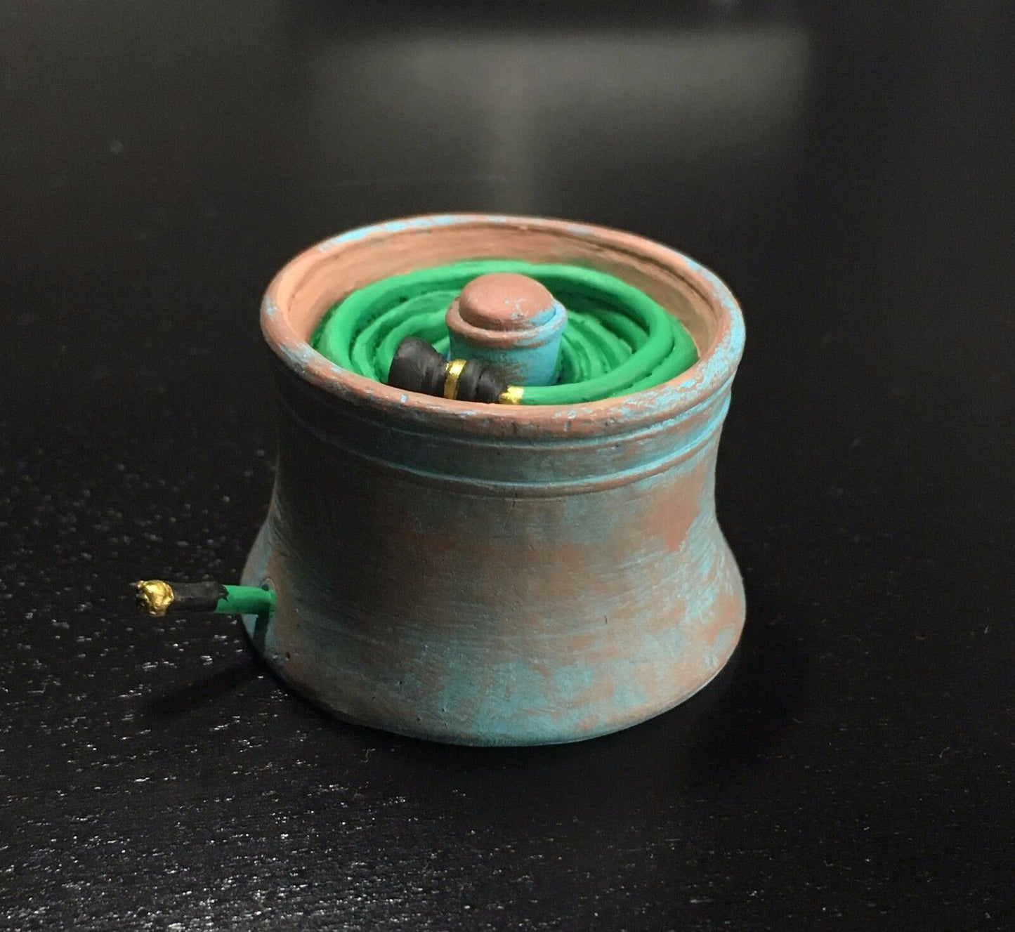 Garden Hose In Pot, Dolls House Miniatures, Garden Accessory, Tools 1.12 Scale