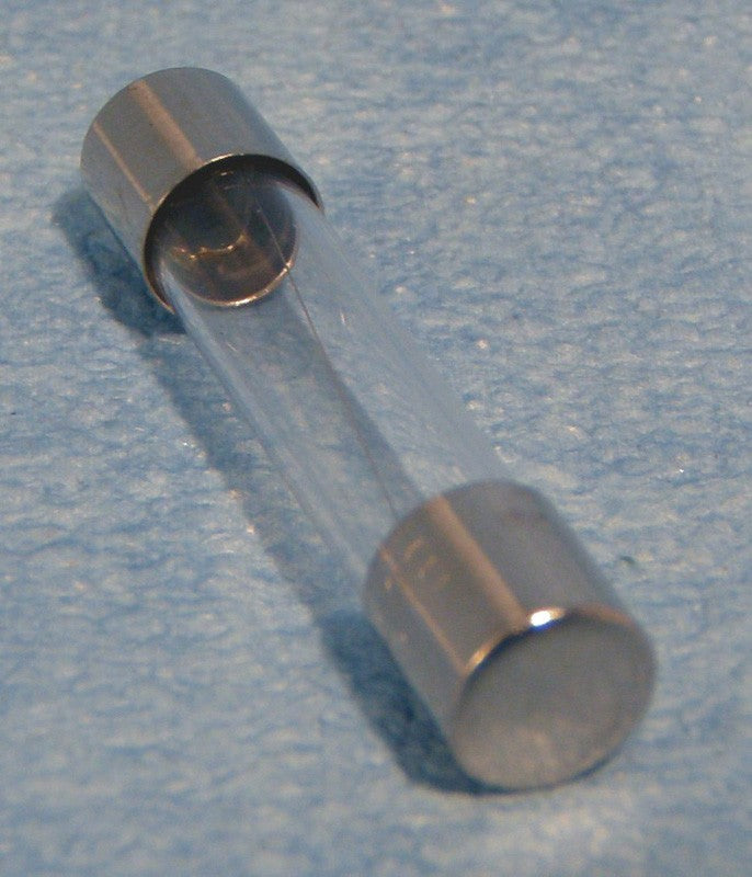 4 Pack of fuses 1.5 Amp, Dolls House Miniatures Electrics Lighting 12 Volt