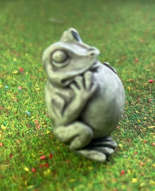 Frog / Toad Garden Ornament, Dolls House Miniature Accessory, 1.12 Scale