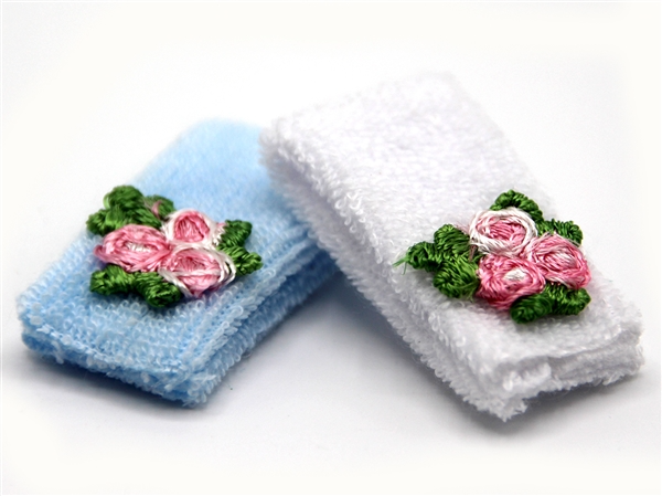 Two Towels With Roses Motif's, Dolls House Bathroom Accessory. 1.12 Scale