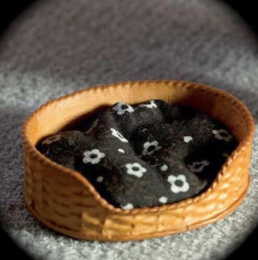 Pet Bed with Comfy Black Cushion, Dolls House Miniature, Miniatures, Dog Cat Pet