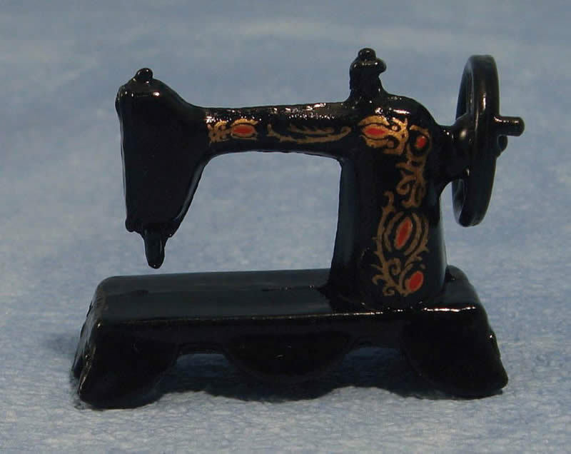 Sewing Machine Black Metal Miniature. Dolls House 1/12 scale Sew Room