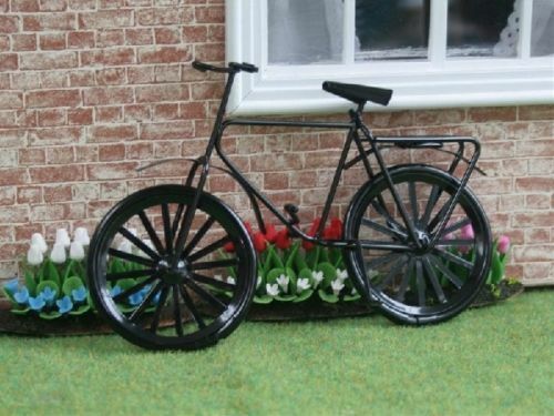 Black Metal Bicycle / Bike, Doll House Miniature Bike, Garden Accessory, Cycle