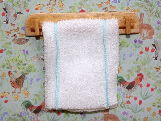 Kitchen Towel Rack & Towel, Doll House Miniature, Kitchen, Bathroom Accessory