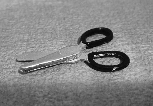 Dolls House Miniature Sewing Shears, Barbers Shop, Sewing Room