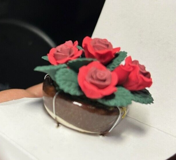 Roses, Dolls House Miniature, Flowers 1/12 Scale Display, Miniatures