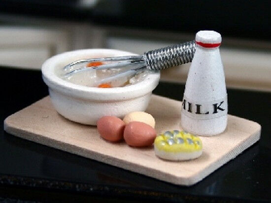 Miniature Kitchen Accessory Making Scrambled Eggs, Dolls House Miniatures