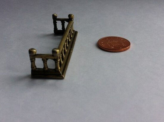 Antique Fender [1],  Dolls House Miniature, Fireplace, 1.12 Scale, UK