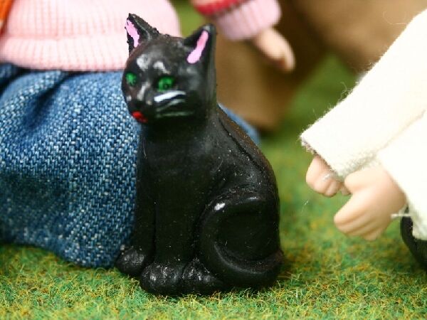 Black Sitting Cat, Doll House 1,12th Scale Miniature Pussy Cat