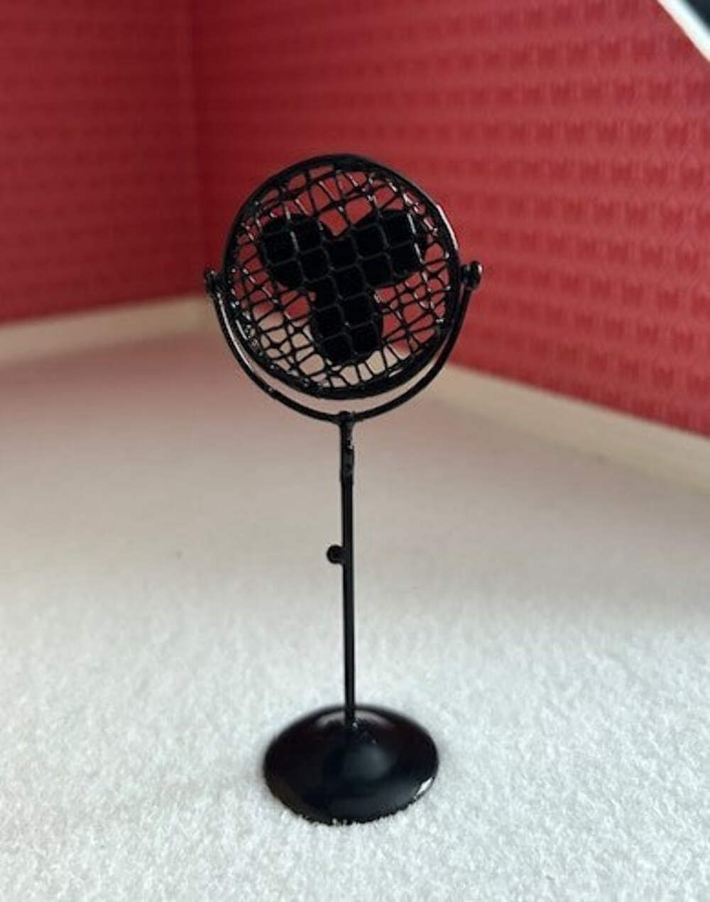 Dolls House Black Floor Standing Fan, Miniature Fan, 1.12 Scale Made of Metal