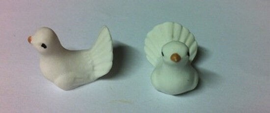 Pair of Doves, Dolls House Miniatures, Birds Outdoor Animals 1/12 Scale