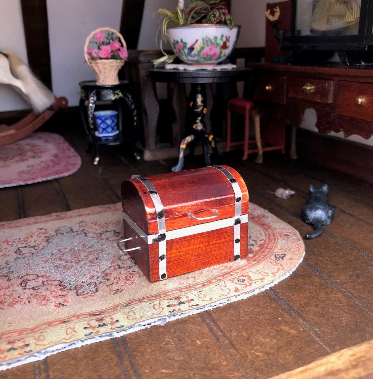 Opening Wooden Chest, Miniature Dolls House Accessory, 1.12 Scale
