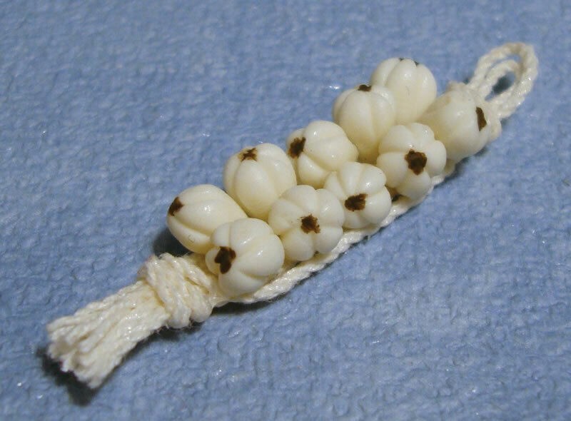 Strip Of Garlic Cloves, Doll House Miniatures, Food & Drink, 1:12 Scale Kitchen