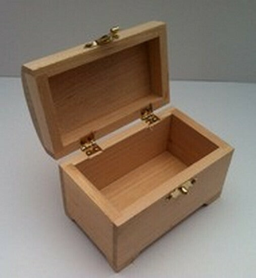 Hinged Chest Barewood, Miniature Dolls House Accessory, 1.12 Scale