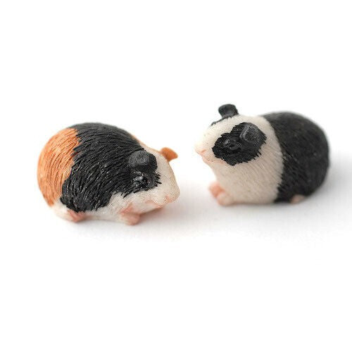 Pair of Guinea Pigs, Miniature, Pet Animals, Doll House, Garden 1.12 Scale,
