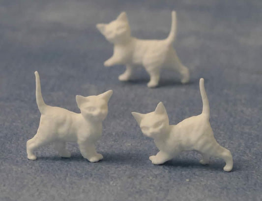 Three White Kittens, Doll House Miniatures, Animals & Pets, Cats.