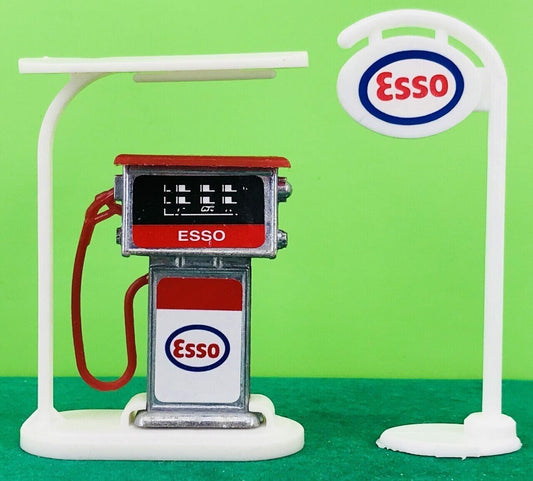 Esso Fuel Pump & Sign , Car Garage Accessories Model