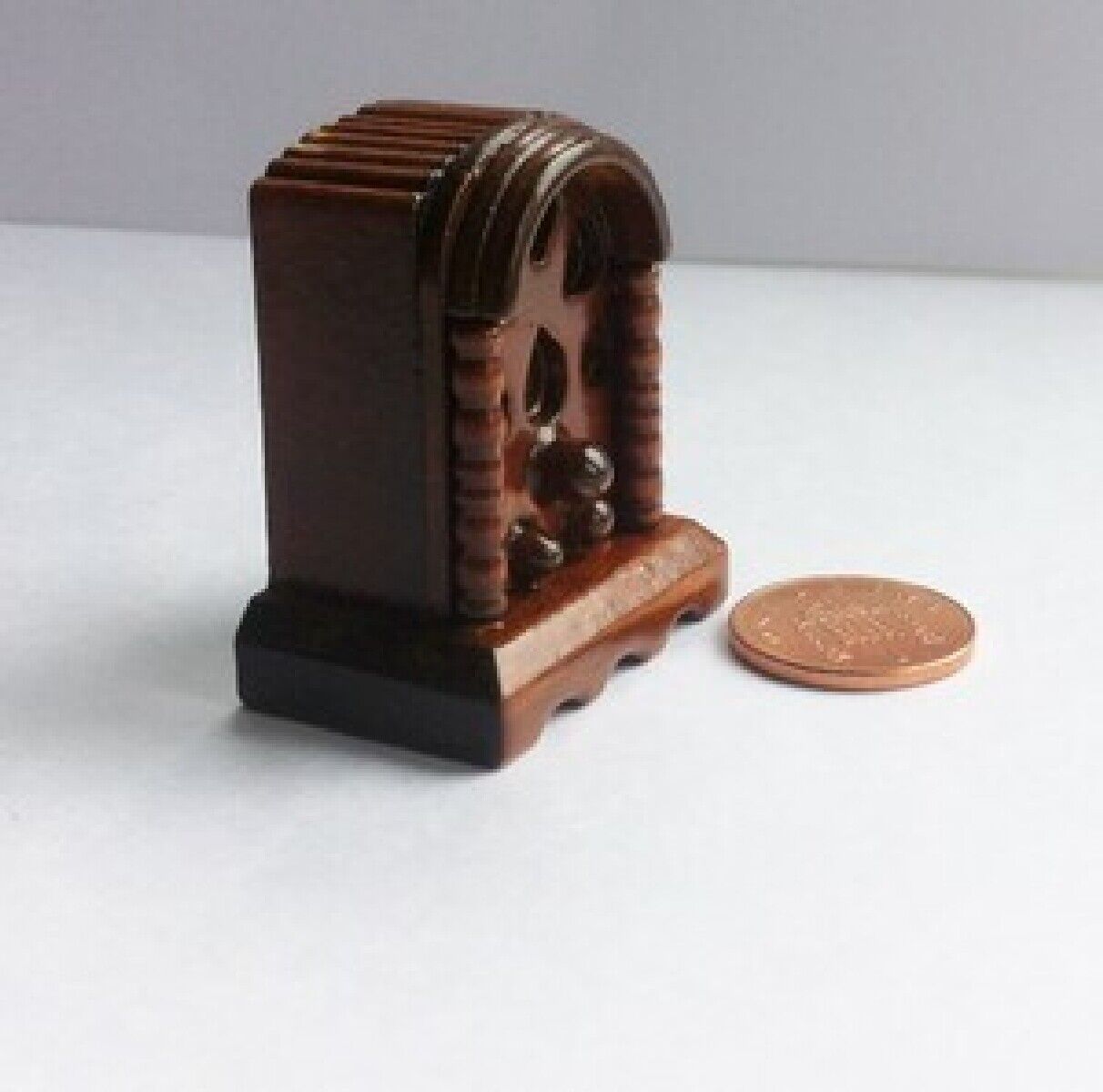 Retro Radio, Dolls House Miniature, Miniatures Room Accessory Old Style Radio