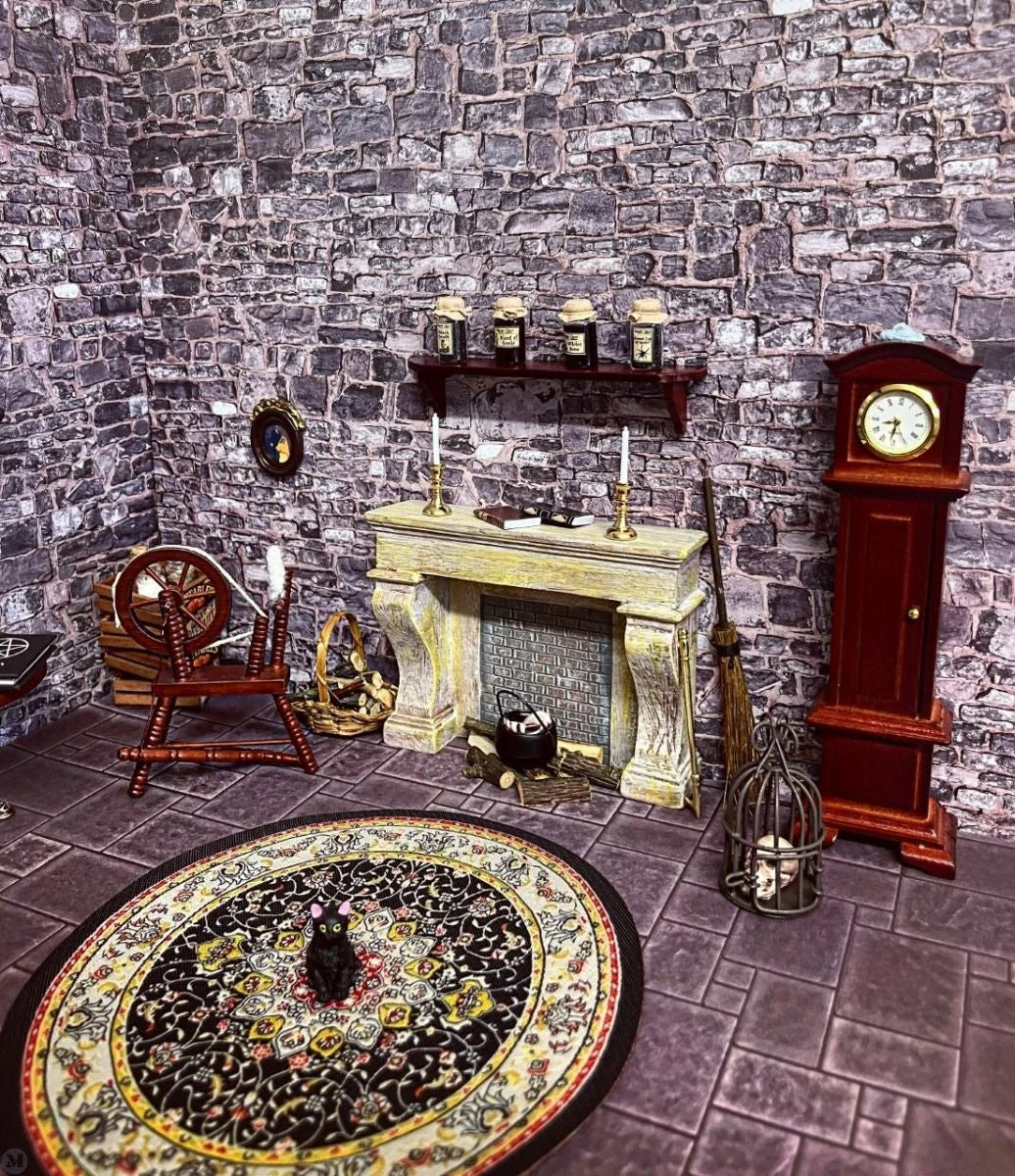 Working Mahogany Grandfather Clock, Dolls House Miniature, 1.12 Scale,