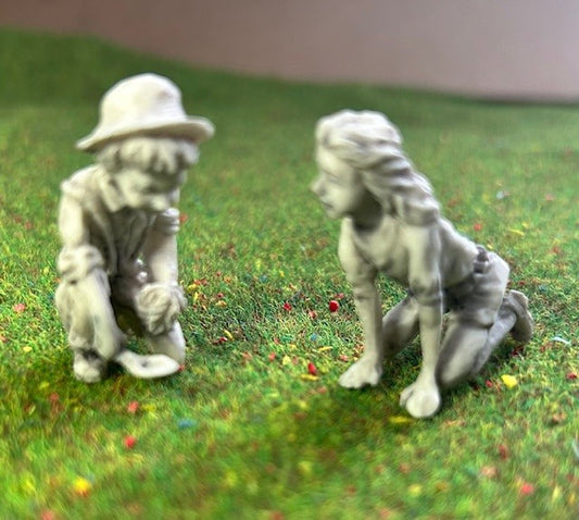 Boy & Girl Statue, Garden Accessory, Dolls House Miniature, Mansion Gardens