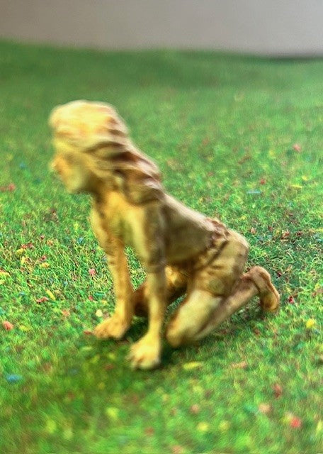 Girl Statue, Garden Accessory, Dolls House Miniature, Mansion Gardens